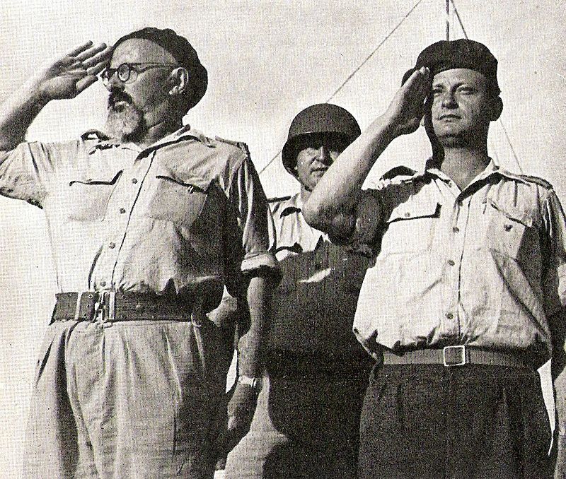האלופים יגאל אלון ויצחק שדה, ממפקדי צה"ל הבכירים במלחמת העצמאות